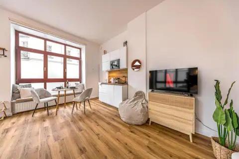 Ruhige Und Stilvolle Wohnung Am Clara-Zetkin-Park ライプツィヒ エクステリア 写真